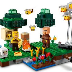 LEGO® Minecraft: The Bee Farm